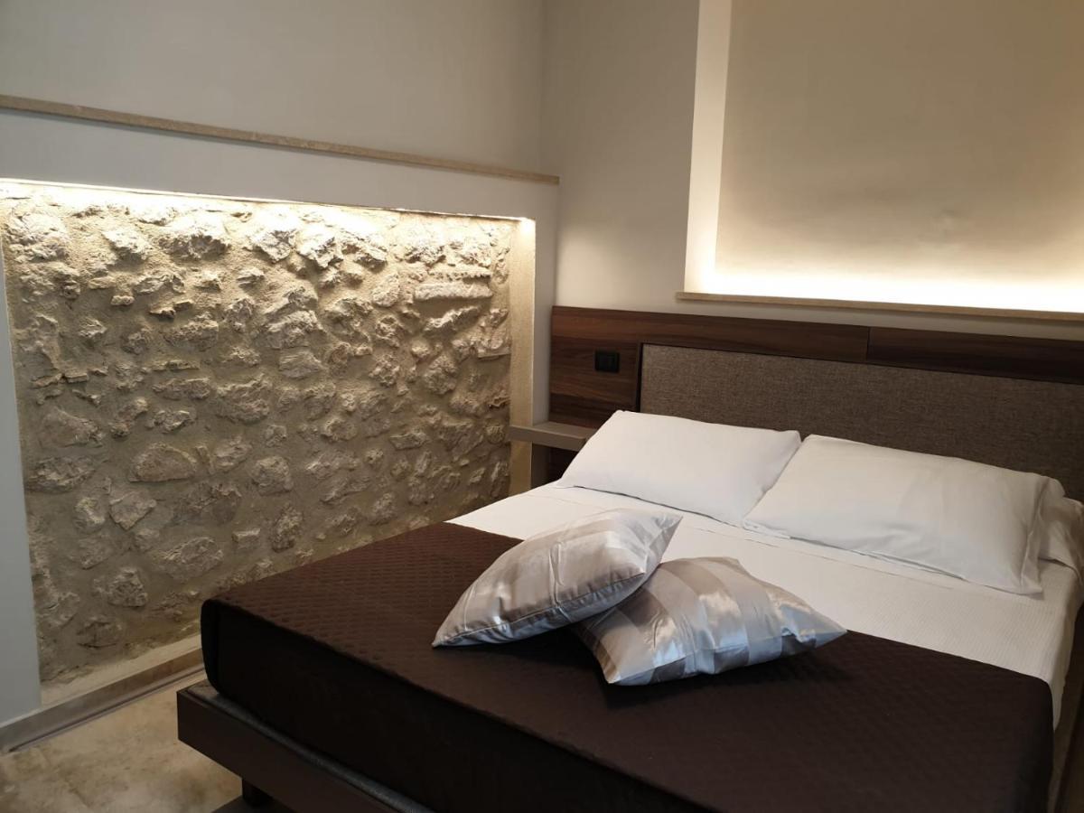 Destasu' Bed And Wellness 호텔 카스텔 델 몬테 외부 사진