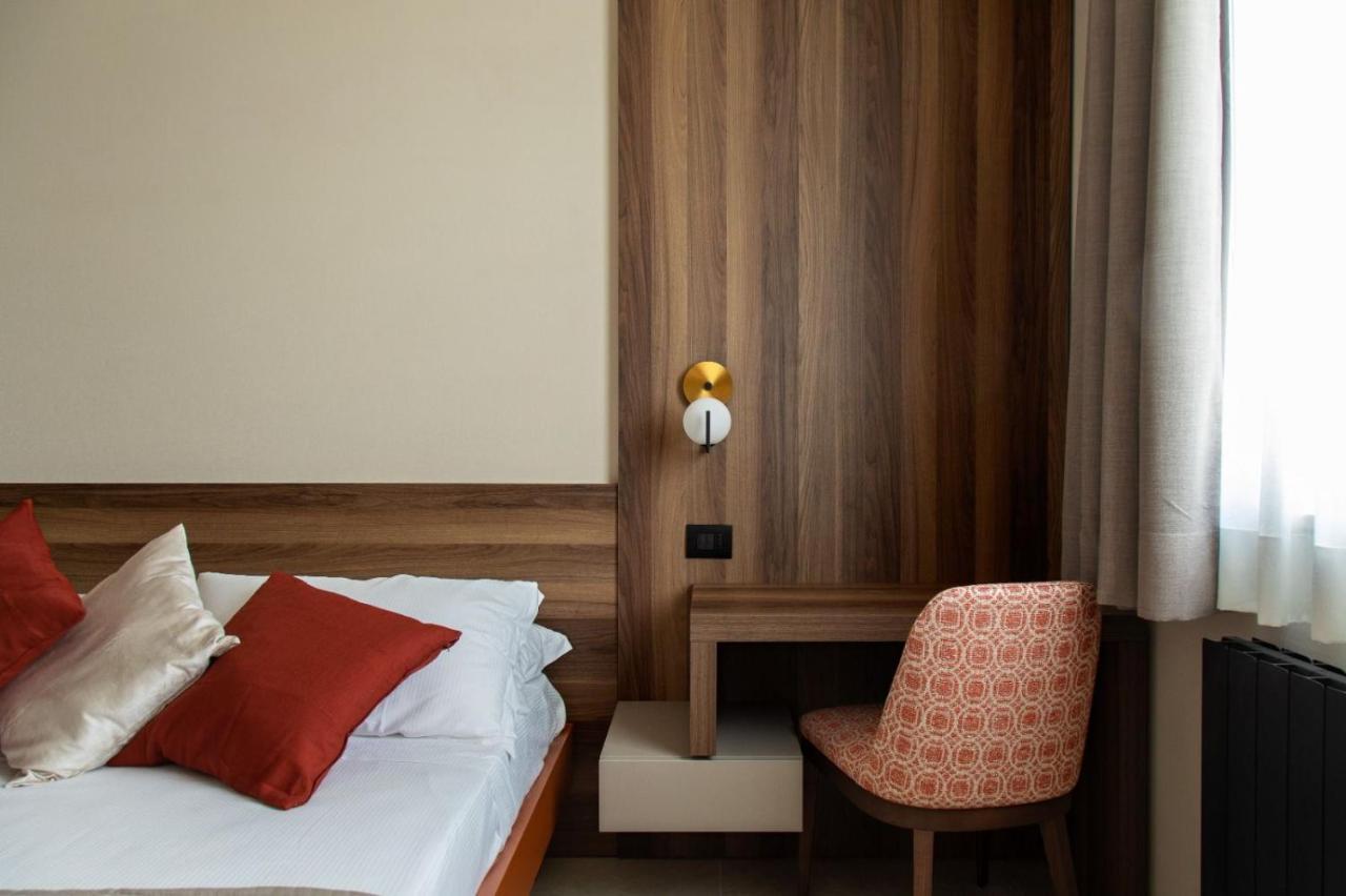Destasu' Bed And Wellness 호텔 카스텔 델 몬테 외부 사진